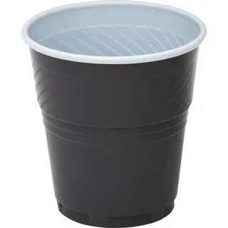 Пластиковый стаканчик