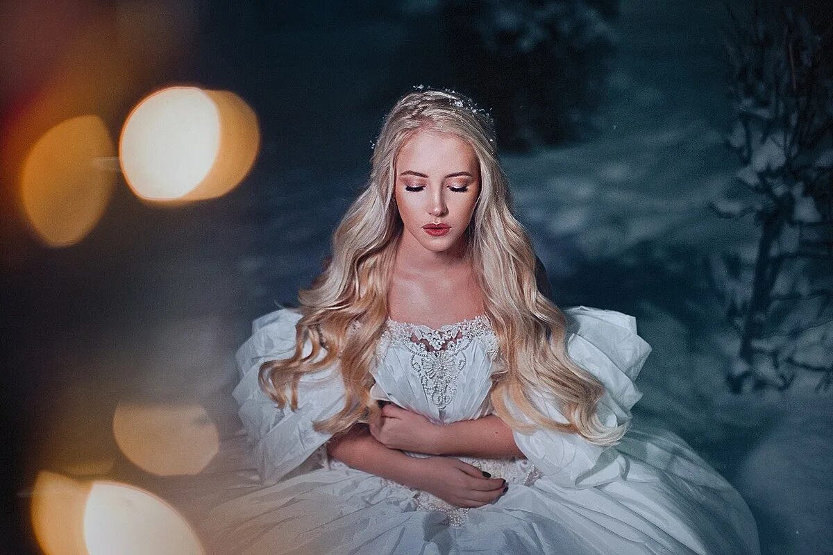 Блондинка с розами. Букет "девушке". Девушки принцессы. Нежная принцесса мамба. Нежная принцесса мамба.