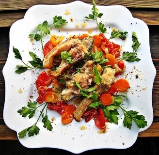Карп тушеный с овощами