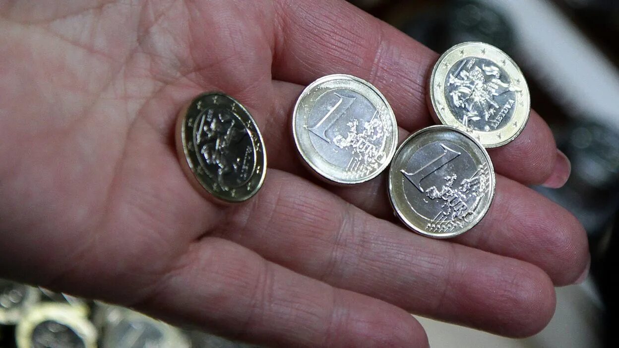 50 000 евро нарисованный. 1 евро франция 2021. 50 cent монета. 1/4 евро франция 2021. Евро четверка.