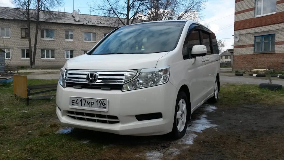 Хонда степвагон купить красноярске. Honda Stepwgn rk1. Honda Stepwgn 2009. Honda Stepwgn, 2009 г. Реснички Хонда Степвагон rk1.