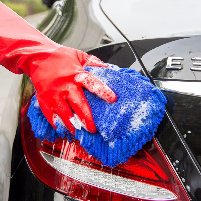 Мыло для мытья машины. Перчатки для мойки автомобилей. Рукавица для мойки авто. Перчатка для мойки машины. Моет машину.