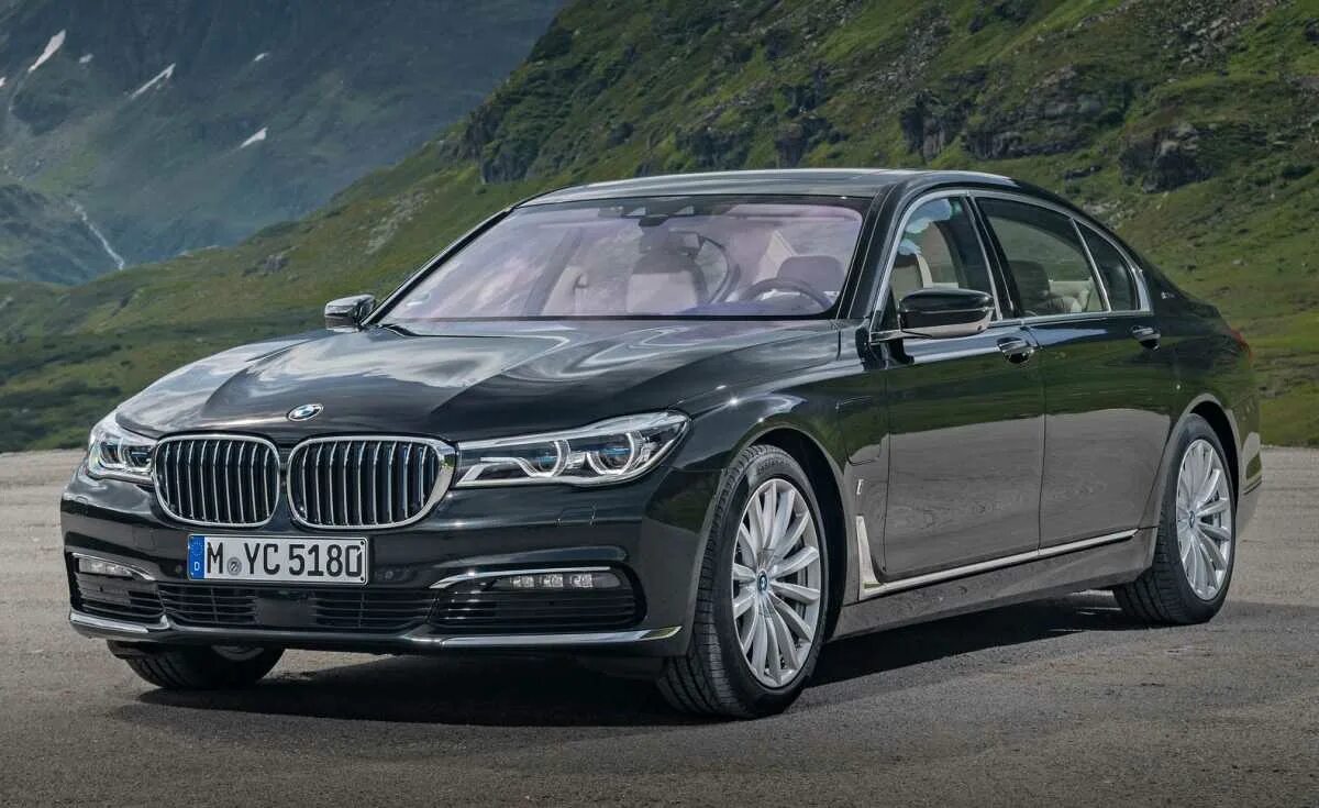 Bmw 7 series. BMW 740 2017. BMW 7 Series 740. БМВ 740 li 2020. БМВ 7 XDRIVE.