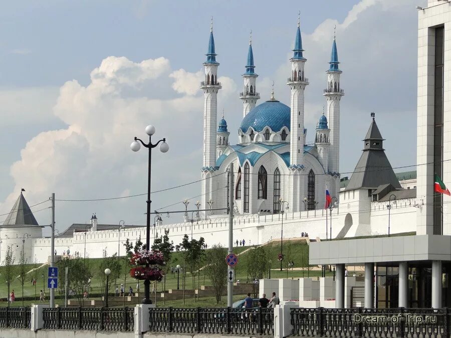 Какой пояс в казани. Кул Шариф и Сююмбике. Казань мечеть возле дворца земледельцев. Татарстан сейчас. Казань сейчас.