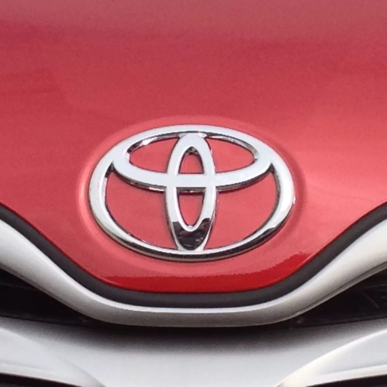 Знак тойоты машины. Toyota Emblem. Toyota logotype. Фирменные знаки Тойота. Тойота символ.