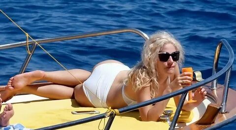 pixie lott in a white bikini relaxing on board boat while on holiday in italy-15