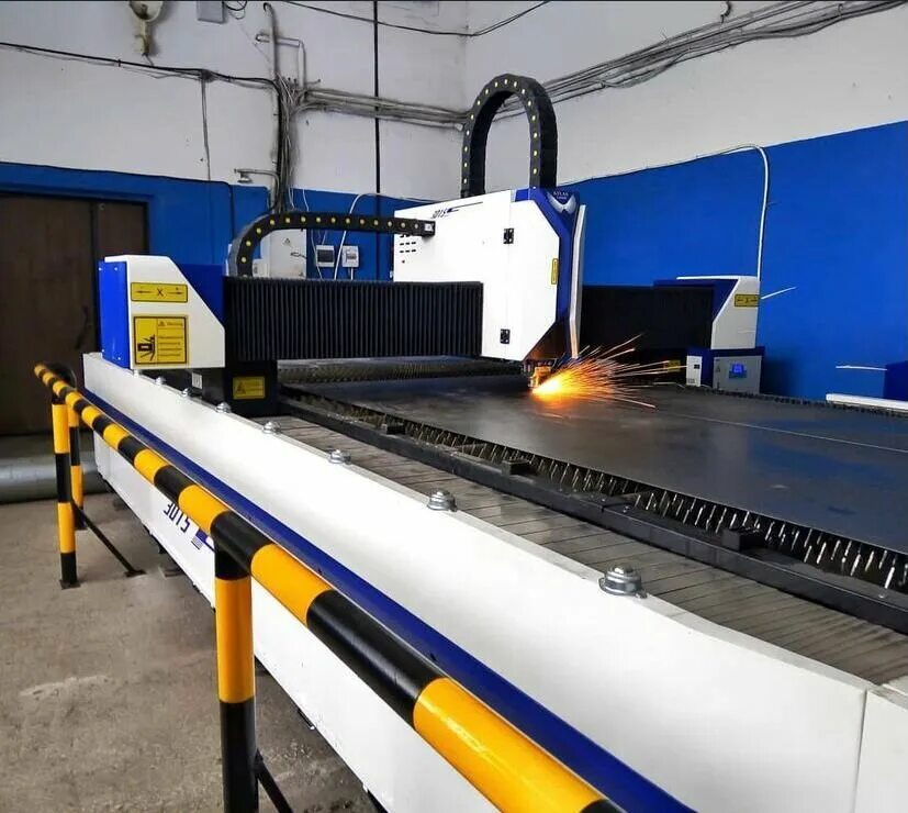 Оператор станка лазерной резки с чпу (металл). Оператор лазерных установок. Оператор лазерной резки металла. Плазма для резки металла. Оператор лазерных установок.