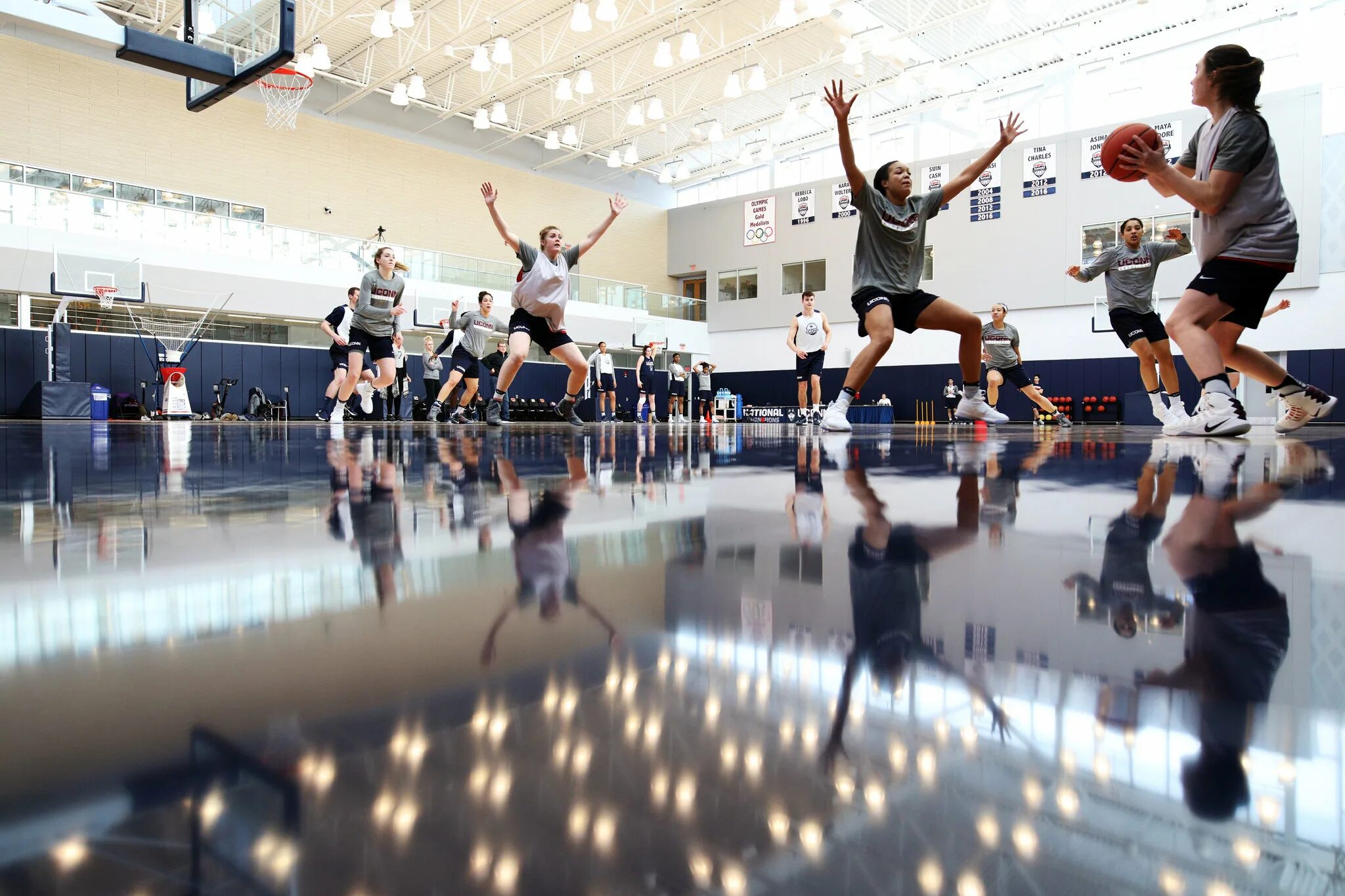 Basketball trenirovka. Россия весной спорт. All seasons sports