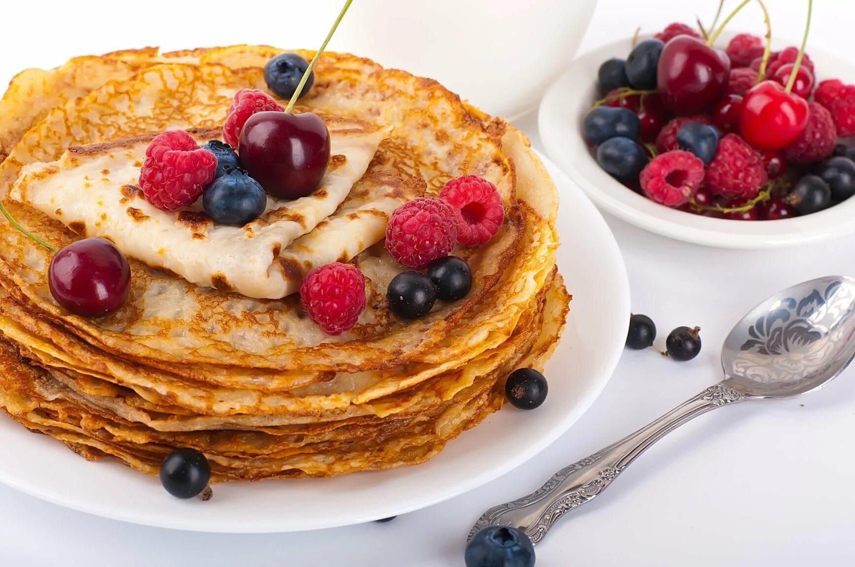 БЛИНБЕРРИ блины. Красивые вкусные блинчики. Блины с ягодами. Блинчики на Масленицу. Красивая тарелка с блинами