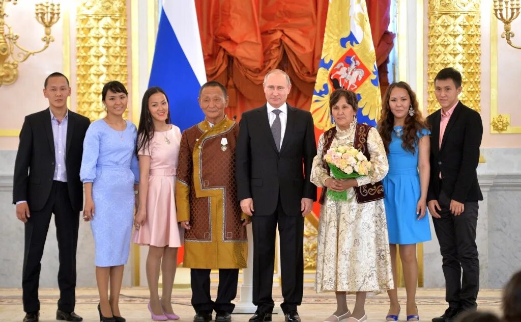 Президентская семья. Орден родительская Слава Кремлин. Семья президента. Семья президента Путина. Дети президента России.