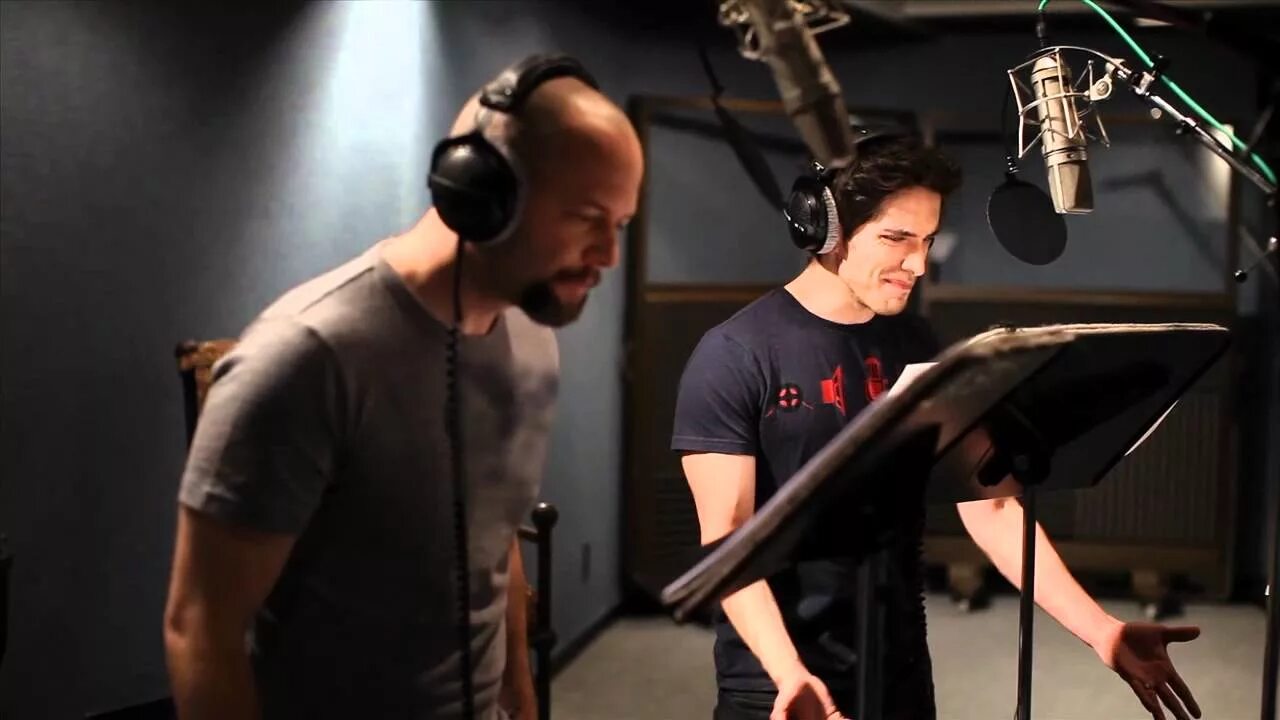 Plazmo voice. Кристофер даниэль дантч. кристофер дэниел барнс человек паук. voice actor. дэниел барнс актер озвучивал человека паука.