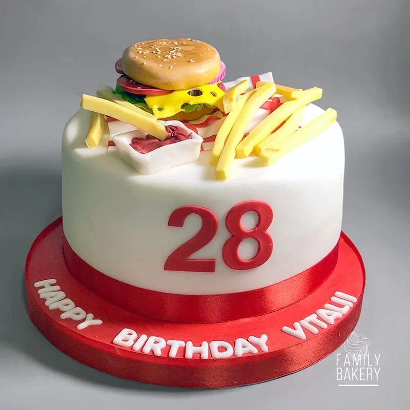 Торт 28. Торт с фастфудом. торт на 28 лет. торт на 28 лет мужчине. торт фаст фуд без мастики.