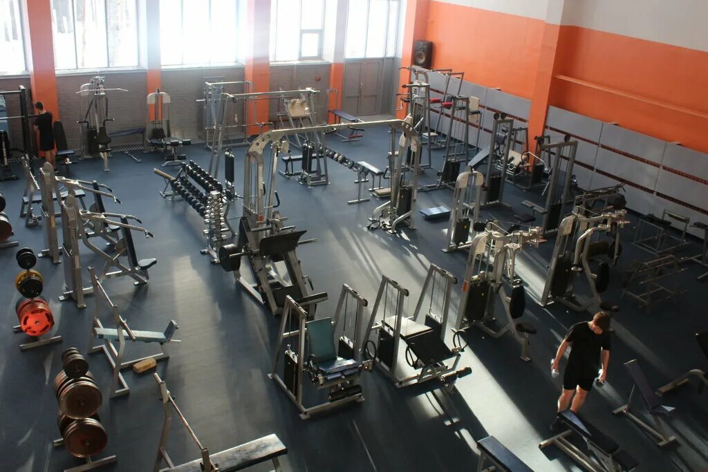 октябрьская 15 железногорск красноярский край. дк железногорск красноярский край. прага железногорск красноярский край. стадион железногорск красноярский край. железногорск в 90-е.