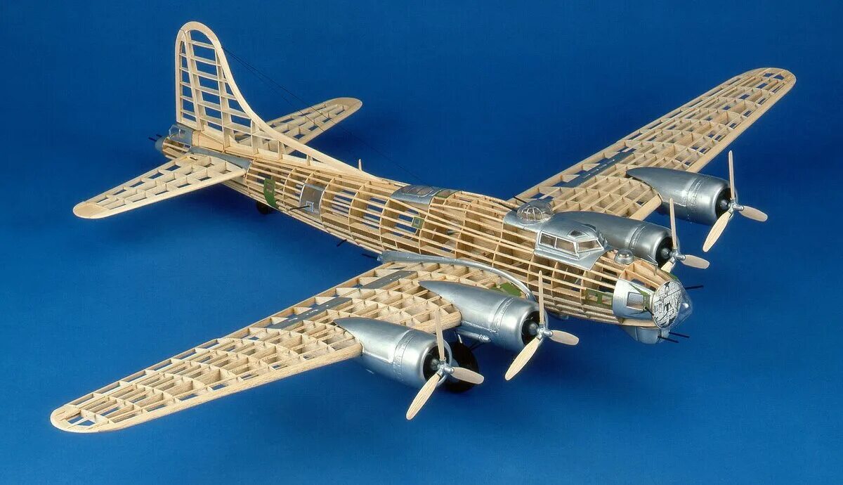 B-17g Flying Fortress. Модель самолёта ил 2 из бальзы. B-17 модель. B 17 Flying Fortress 1/48. Большая модель самолета