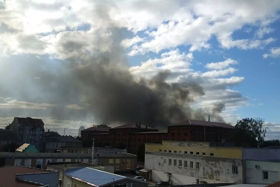 Новости советска подслушано. Пожар в Советске Калининградской области. Целлюлозно бумажный завод Советск. Подслушано в Советске. Бумажная фабрика в г Советск.