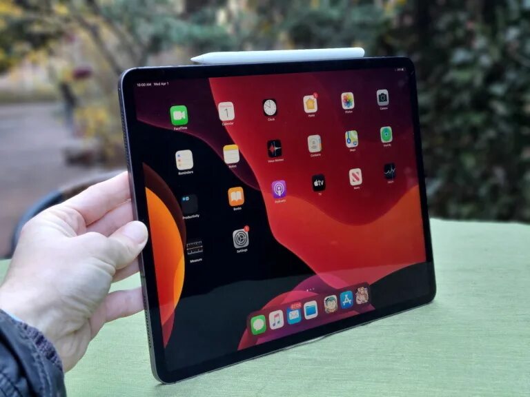Большой планшет. 7. Планшеты большие нова. Apple ipad 4 планшет 2018. Apple ipad pro 2022.