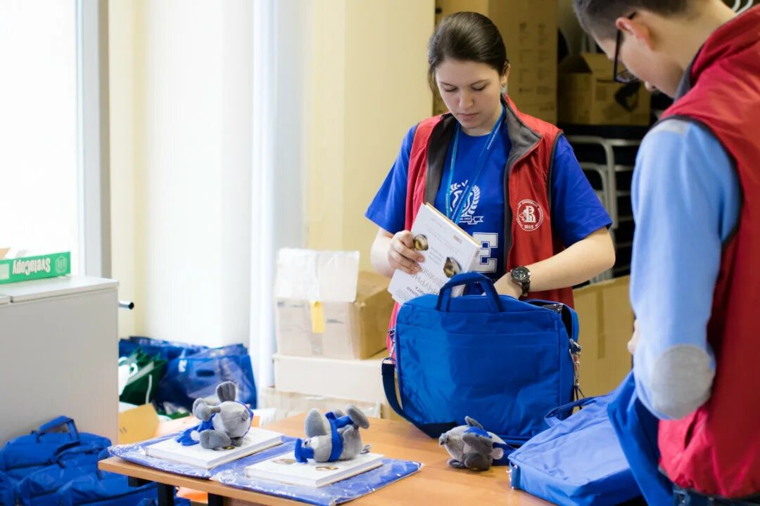 Фиктивное волонтерство. Вшэ волонтерство. Школа коммуникаций вшэ. Волонтеры ниу вшэ. Бесполезное занятие волонтеров.