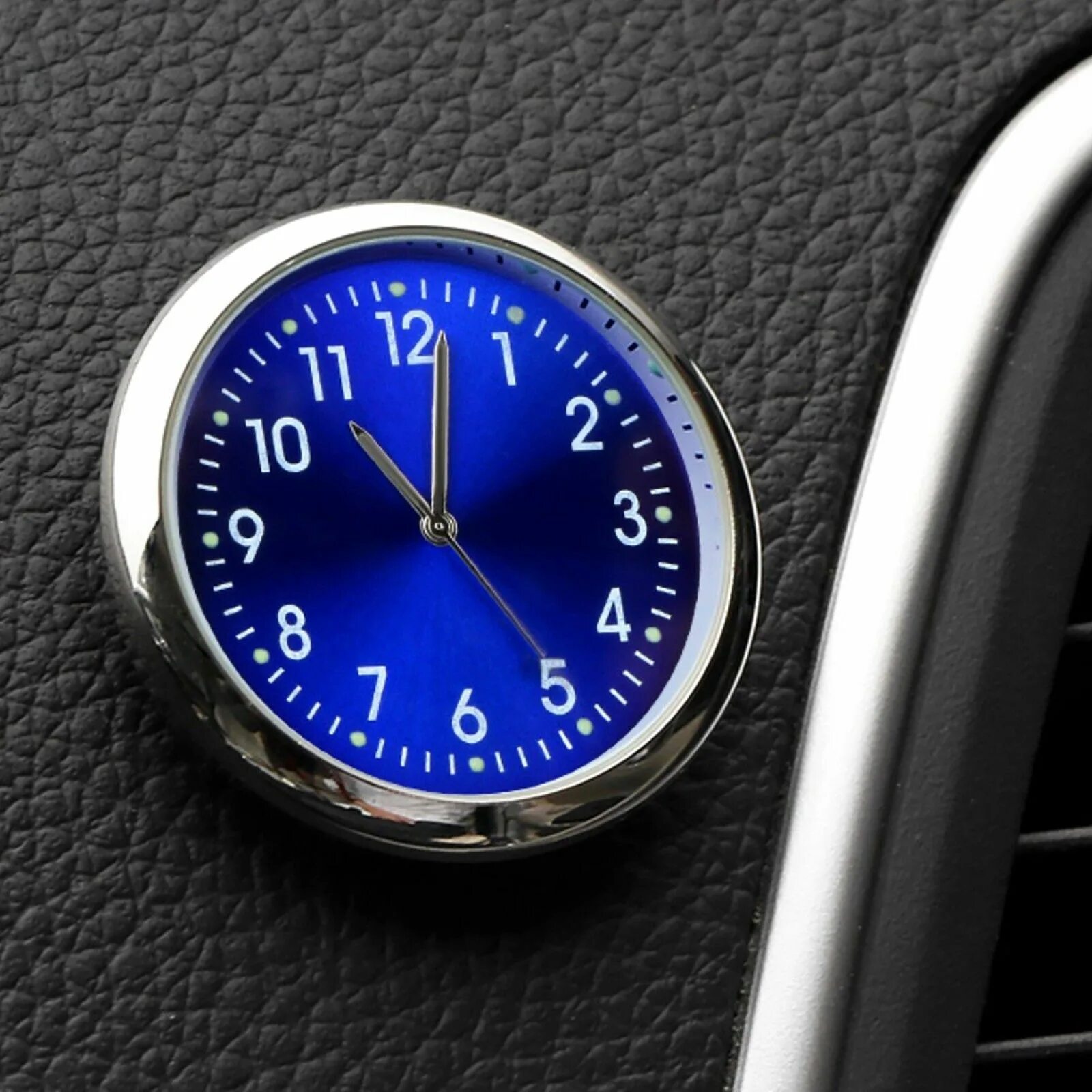 Установить часы в автомобиль. Часы автомобильные стрелочные 12 вольт. Автомобильные часы Quarz-Zeit CJ-058 для BMW. Авточасы с подсветкой 12в. Часы «автомобиль».