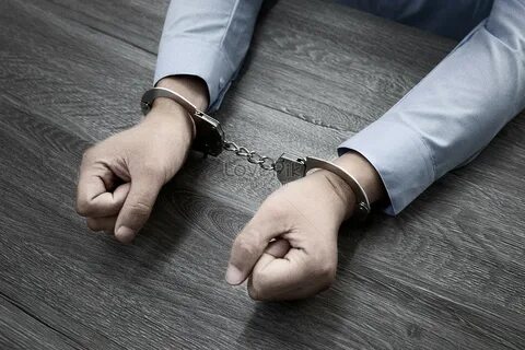24 часа в наручниках