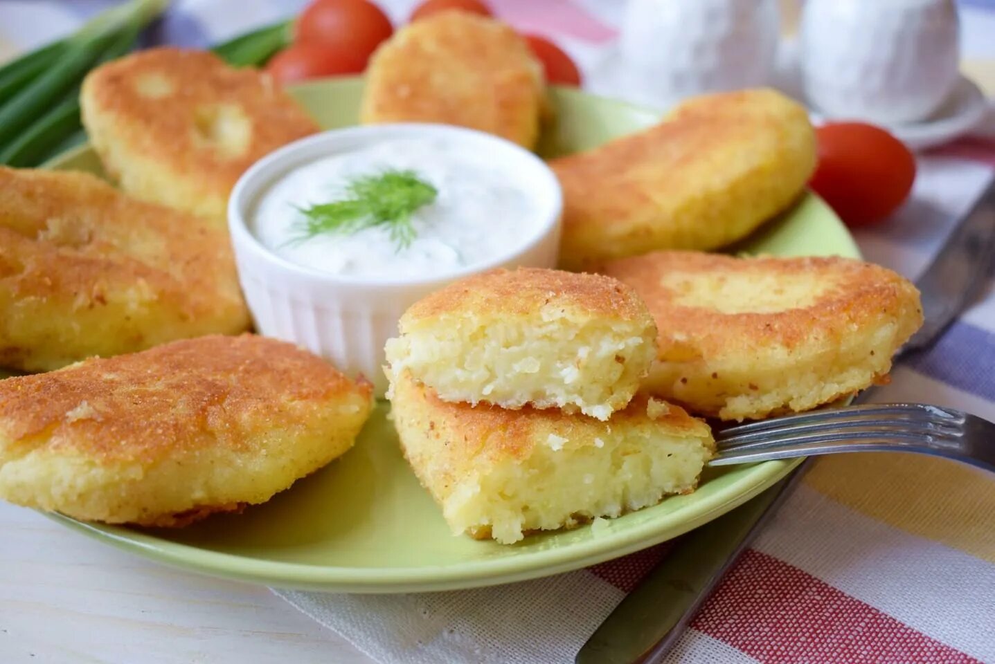 Рецепт картофельных котлет с соусом Food, Potato patties, Recipes