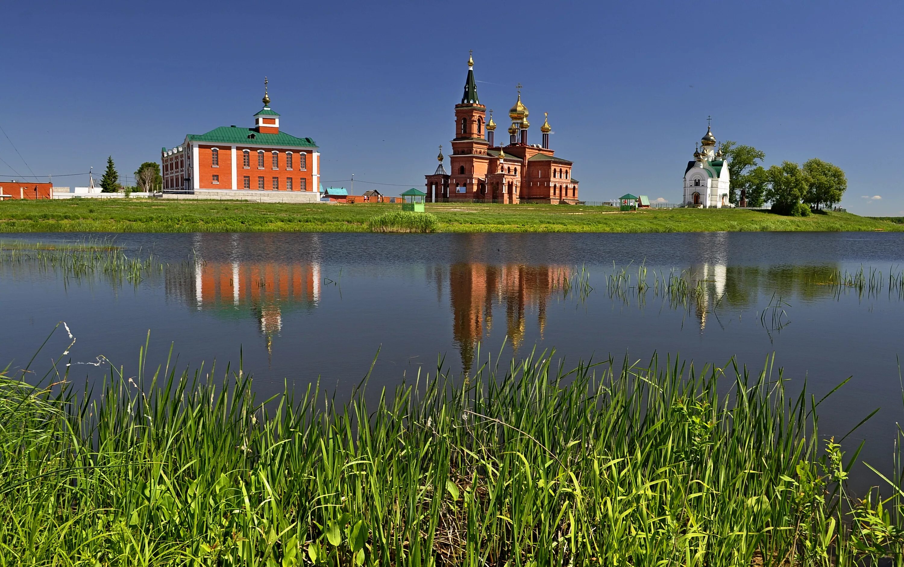 Красивые тамбовские места. Свято-Никольская Мамонтова пустынь. Церковь Мамонтова пустынь Тамбовской. Тамбов Мамонтова пустынь храм. Достопримечательности Тамбовской области Мамонтова пустынь.