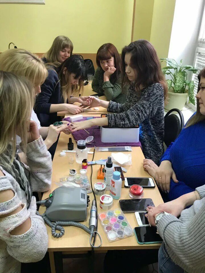 Учебный центр грау мо рф санкт-петербург. Современное оборудование для школы. Оснащение школ. Учебный центр модели. Учебный центр модели.