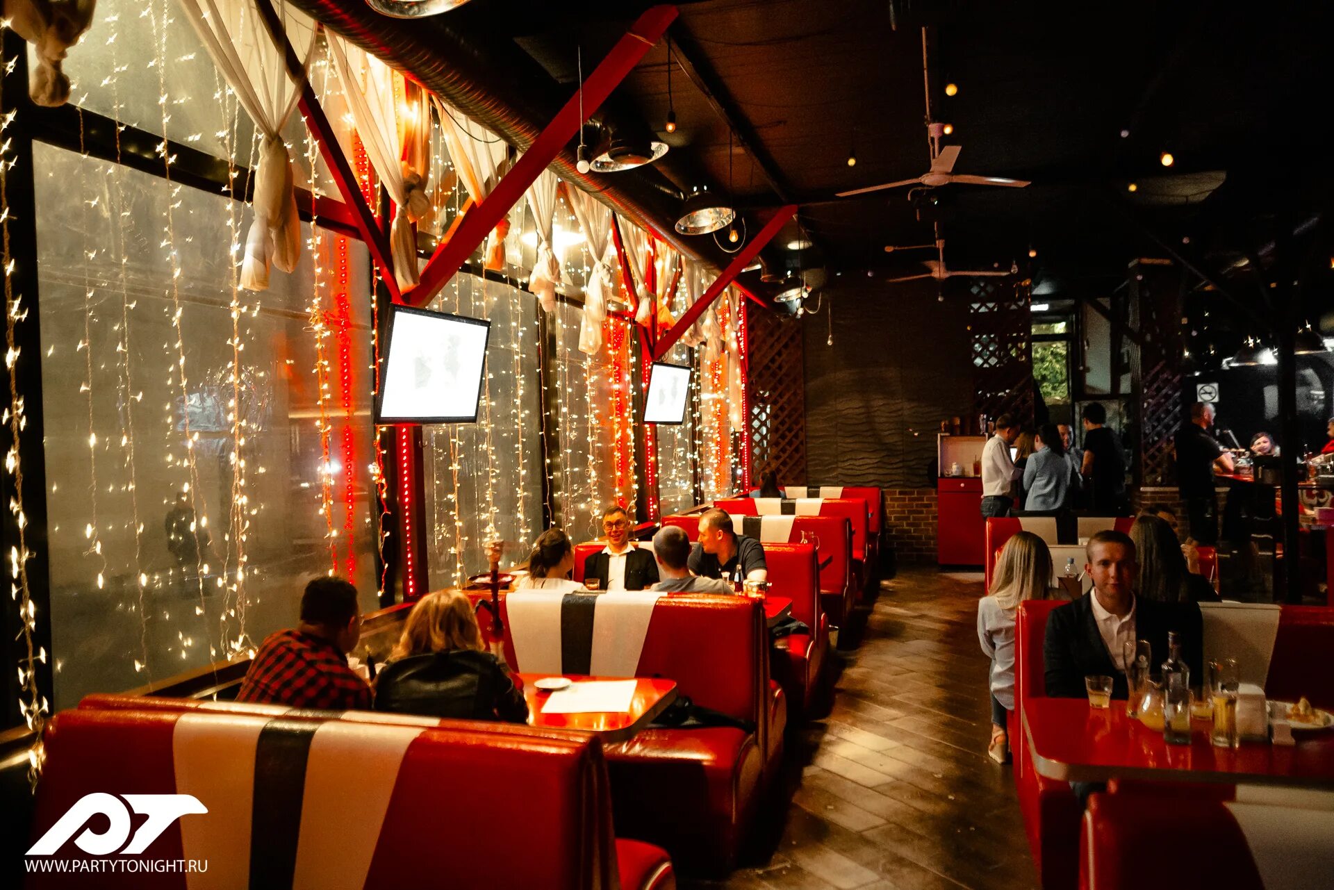 Бар диско 90 москва. Бар 90 на тверской. 2. Настасьинский переулок 4к2 диско бар. Д.