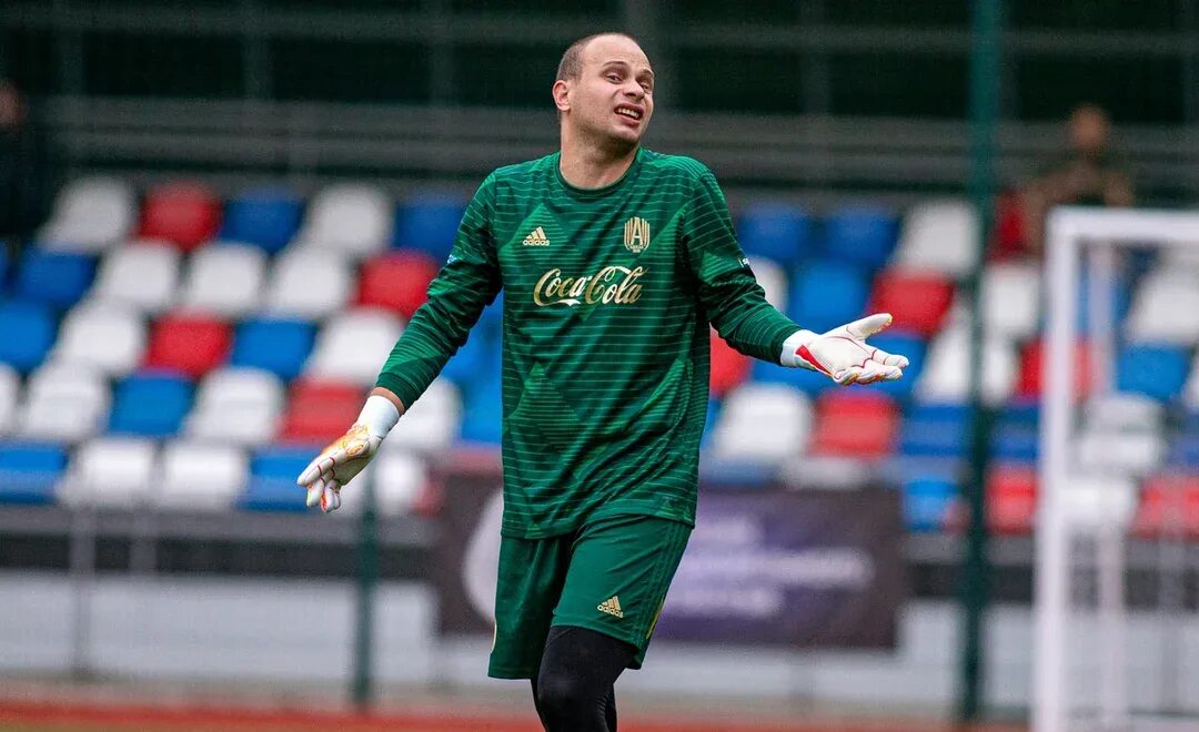 Пищеблок сериал федор федосеев. Коваль футболист амкала. Задача андрей старше саши на 2 года. Краткое условие задачи. Известные вратари.