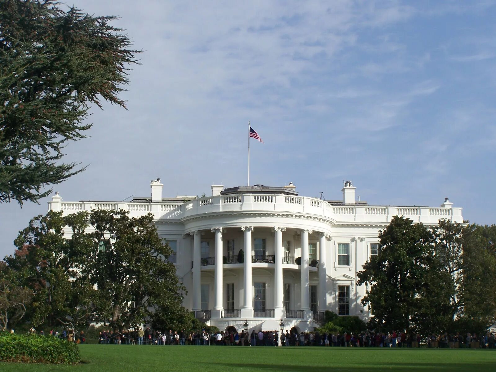 продам белый дом. красивый белый дом. сингх белый дом. White houses. резиденция президента сша белый дом.