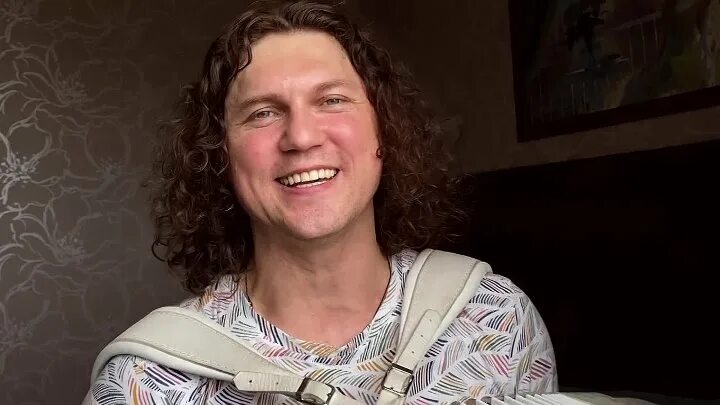 Половинка бардин песня. Половинка бардин песня. Половинка бардин песня. Половинка бардин песня. По галерной улице гуляли юнкера.