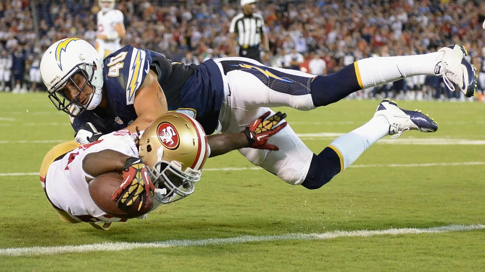 Профессиональный спортсмен. Софтбол олимпийский вид спорта. Лучшие спортивные фото. Самый интересный спорт. Самый интересный спорт.