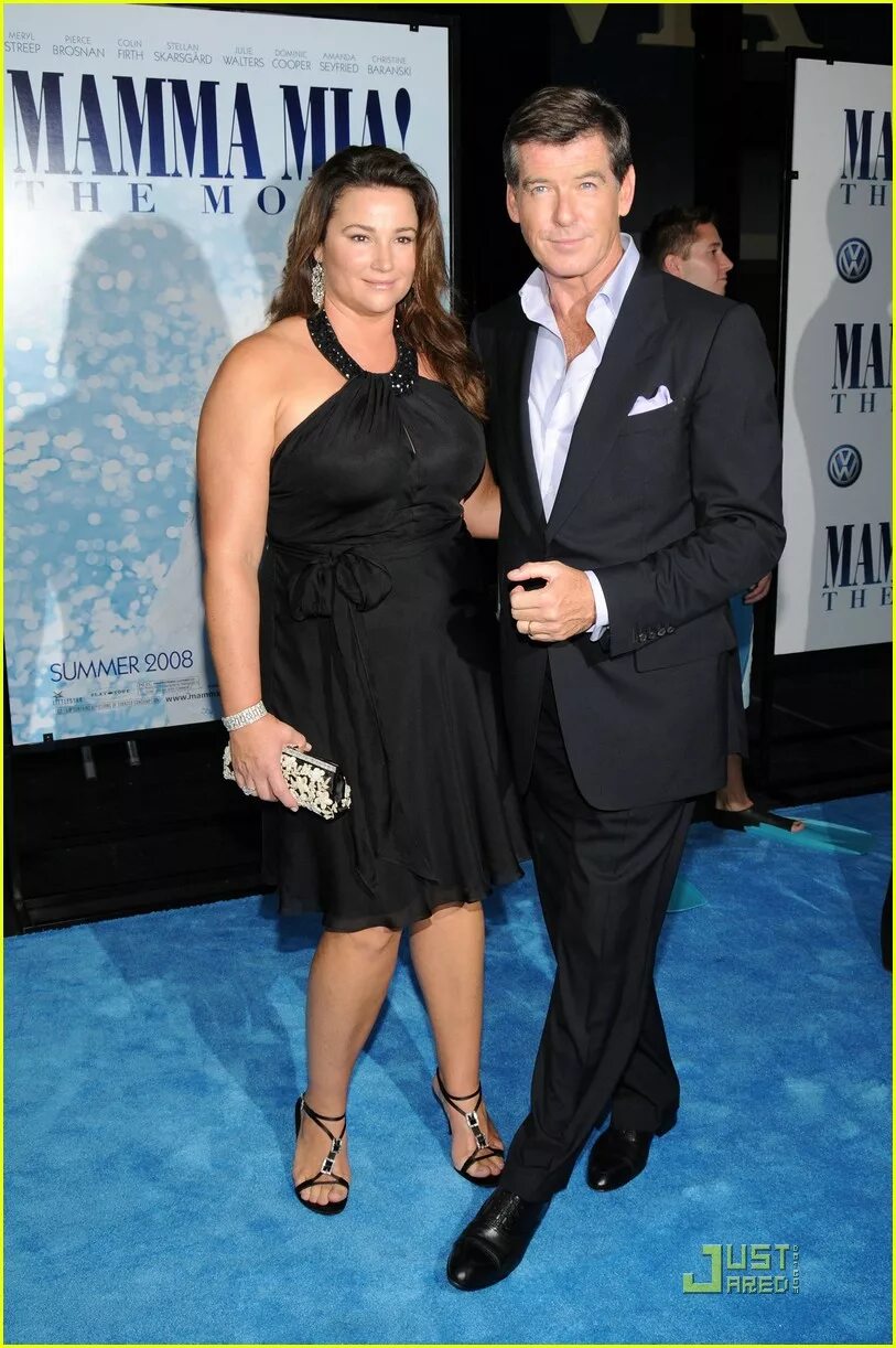 пирс броснан с женой 2020. актер пирс броснан с женой. жена пирса. пирс броснан с женой 2018. пирс броснан с женой в молодости.