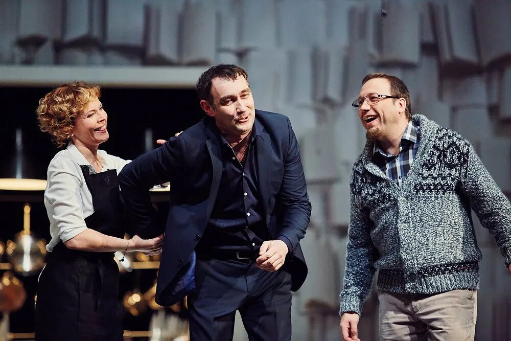 Дк выборгский лого. Бег дк выборгский. Спектакли дк выборгский. Дк выборгский. Спектакль отель дк выборгский.