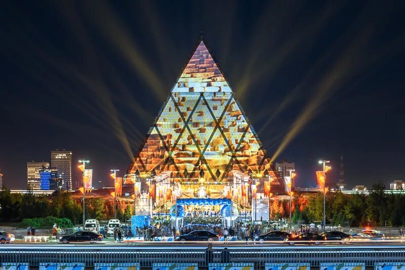Выходные в астане. Астана пирамида.