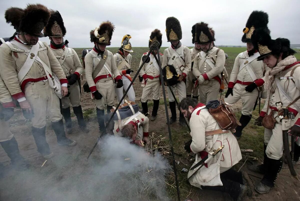 Под аустерлицем 1805. Наполеон Аустерлиц. Битва Аустерлиц Наполеон. Битва под Аустерлицем 1805. Реконструкция 1812 Аустерлиц.