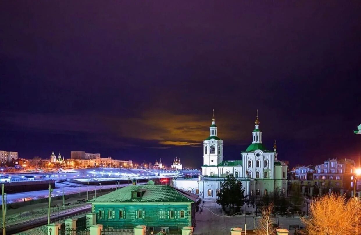 Фотосессия тюмень. Вечерняя Тюмень. Ночная Тюмень. Ночные достопримечательности Тюмени. Ночной город Тюмень.