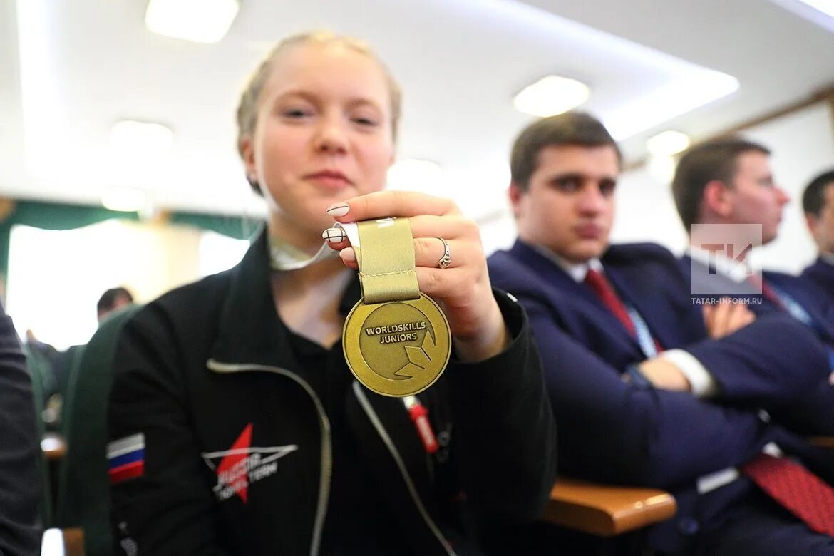 Профессионалы награждение. Медали Ворлдскиллс. Медали WORLDSKILLS 2019. WORLDSKILLS награждение.