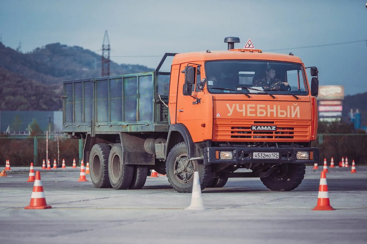 КАМАЗ 43114 ДОСААФ. КАМАЗ 4388. КАМАЗ a21312. КАМАЗ учебный. Включи машину камаз