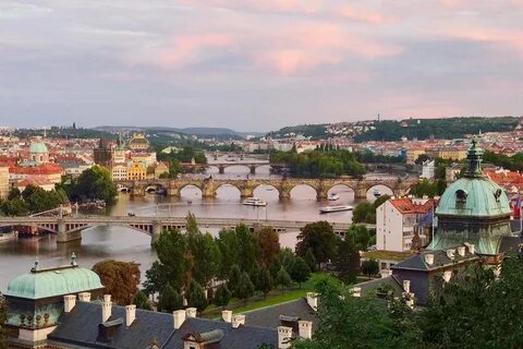 Столица какой страны расположена на реке влтава