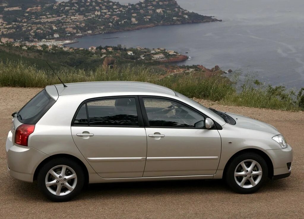 Тойота Королла хэтчбек 2006. Toyota Corolla 2006 хэтчбек. 2005 Toyota Corolla Hatchback. Toyota Corolla 2005 хэтчбек. Купить хэтчбек механика