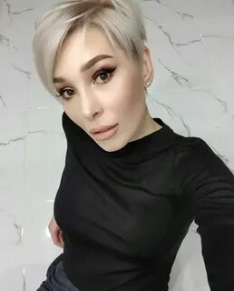Блоггер с короткой стрижкой