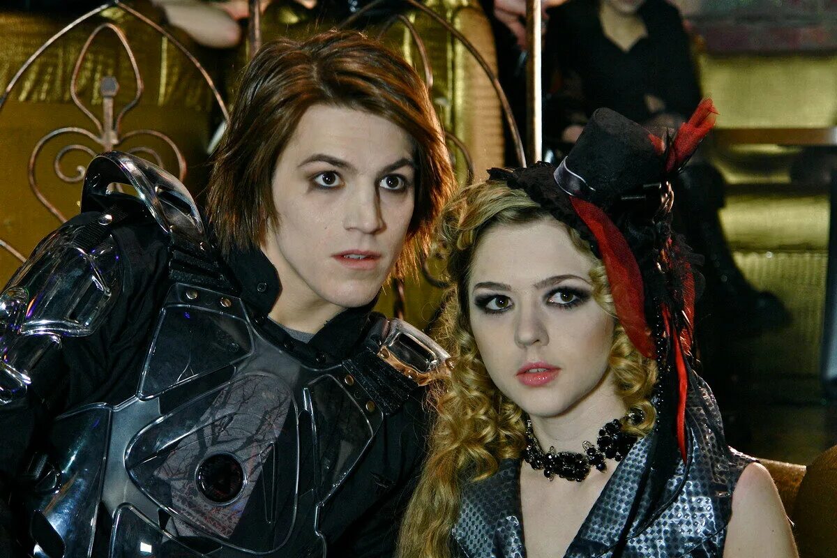 Xxi век. гела месхи гамлет. гамлет 21 век фильм. гамлет ххi век фильм 2010. гамлет 21 век фильм.