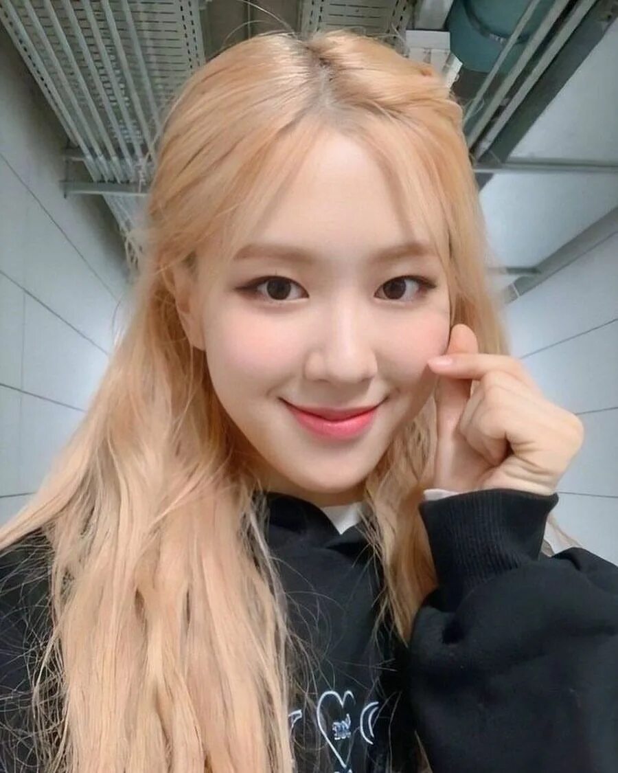 розе удивлена. розэ блэкпинк 2020. розе из blackpink. розе удивлена. розэ blackpink.