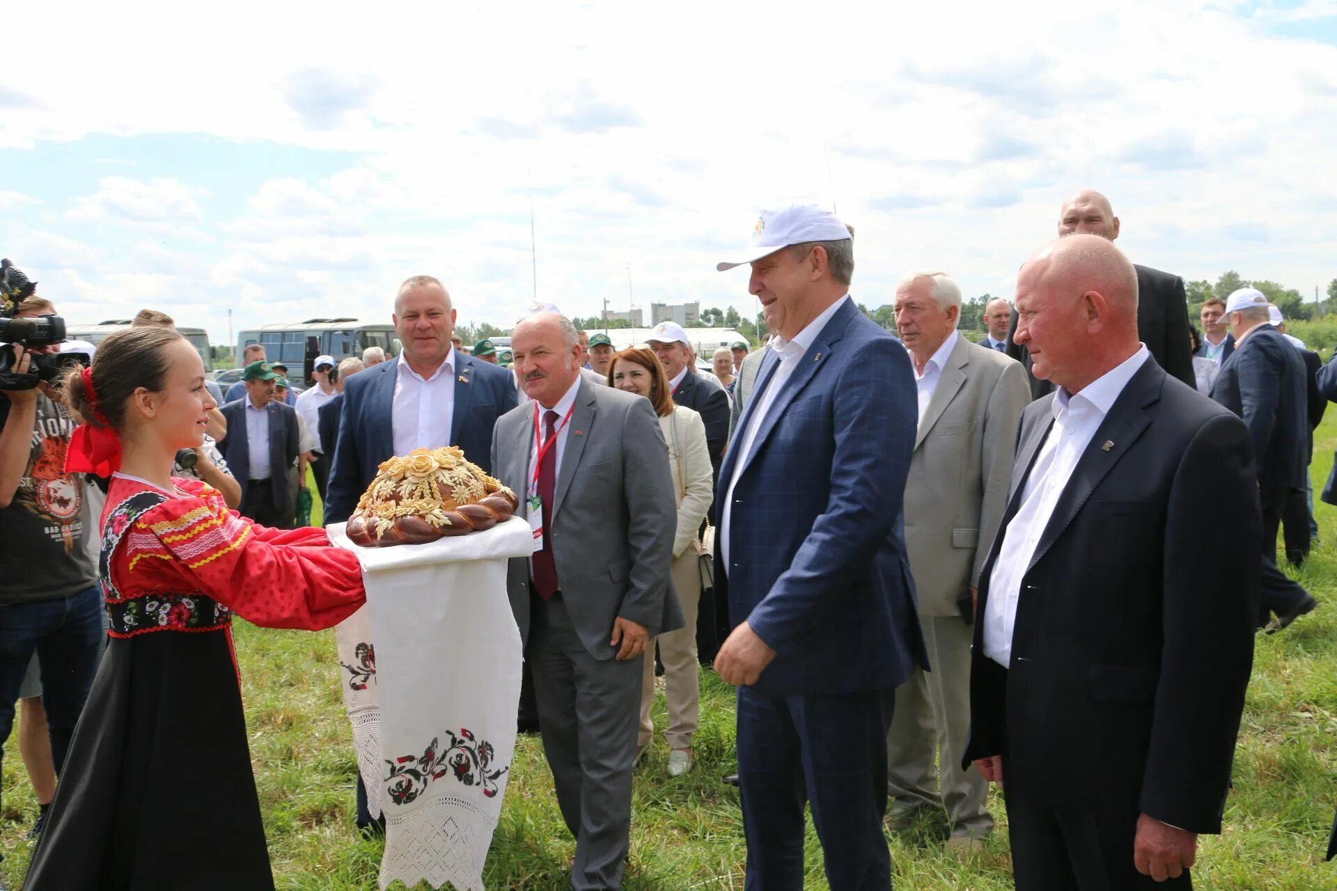 Новости дня брянской области. День поля 2022 Брянск. День сельского хозяйства в Брянской области Кокино. День Брянского поля — 2022 15-16 июля 2022. День Брянского поля.