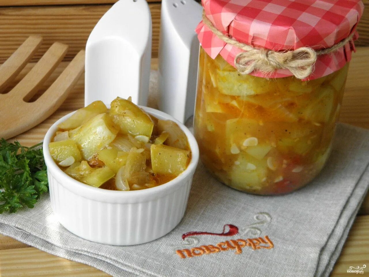 Вкусные блюда из кабачков на зиму рецепты. Овощное рагу консервы. овощное из кабачков на зиму. овощное рагу с кабачками на зиму. кабачковое рагу на зиму.