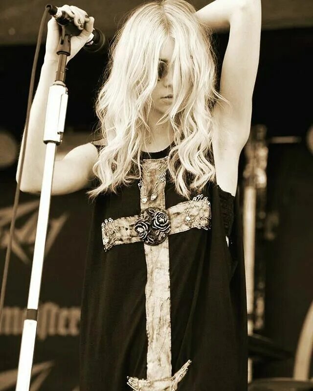 The pretty reckless going to hell. Taylor momsen the pretty reckless. тейлор момсен going to hell. the pretty reckless going to hell обложка.
