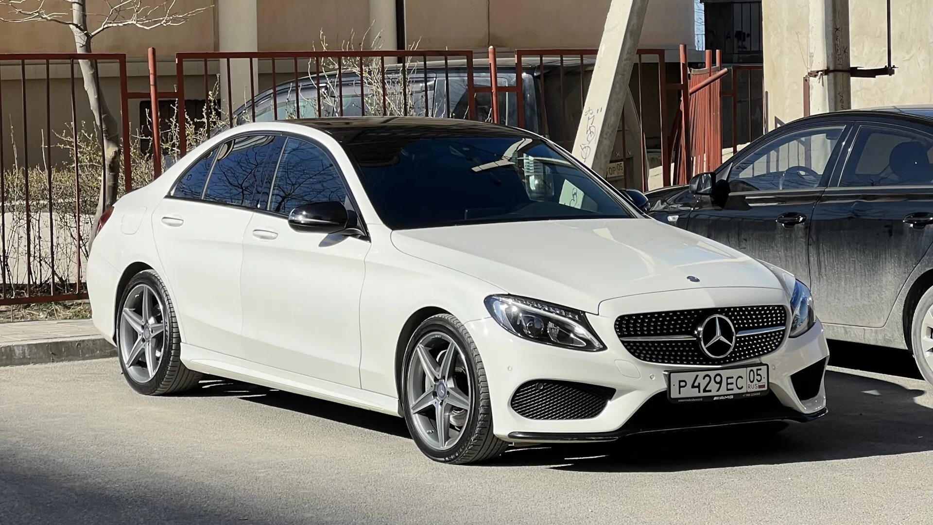 Mercedes e63s w213. Mercedes benz cla 200 2013. Mercedes 1. Mercedes c class c 180 2014 рестайлинг и до рестайлинг. Мерседес с 1.