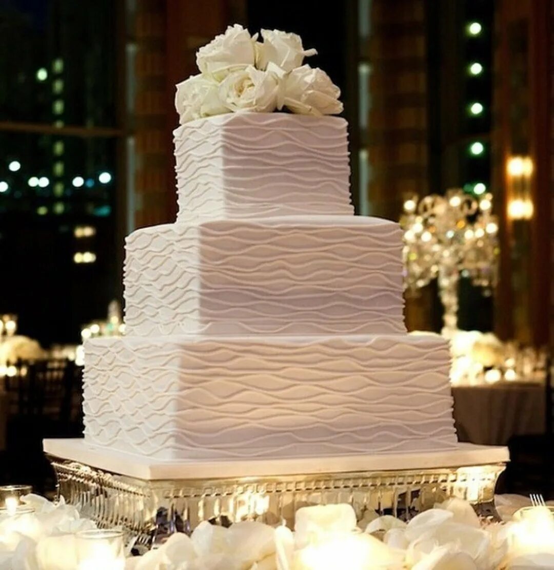 Шикарный свадебный торт. Свадебный торт многоярусный. Красивые Свадебные торты. Красивые Свадебные арты. Фото современных тортов