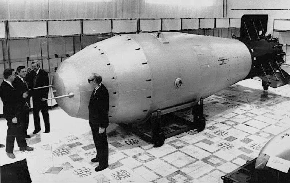 Испытания первой в мире. Ан602 царь-бомба. Царь-бомба (ан602) – 58 мегатонн. Термоядерная бомб ан602 (царь-бомба). Царь-бомба ан602 58 мегатонн СССР.