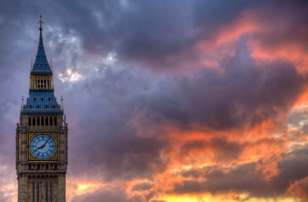 Башня Биг Бен в Лондоне. Биг-Бен (башня Елизаветы). Вестминстерский дворец с башней Биг Бен. Часы Биг Бен в Лондоне. Биг бен что это